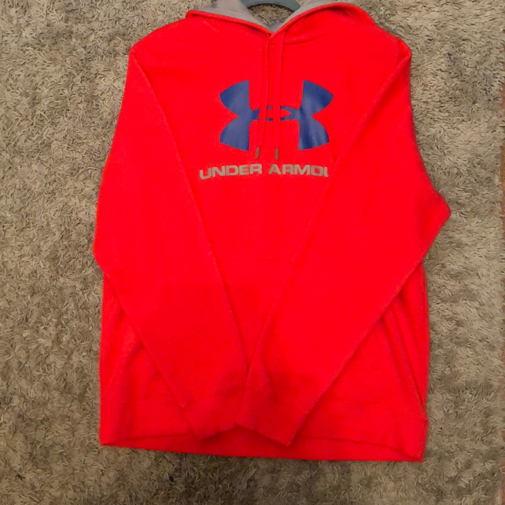 Women’s Large Under Armour Hoodie